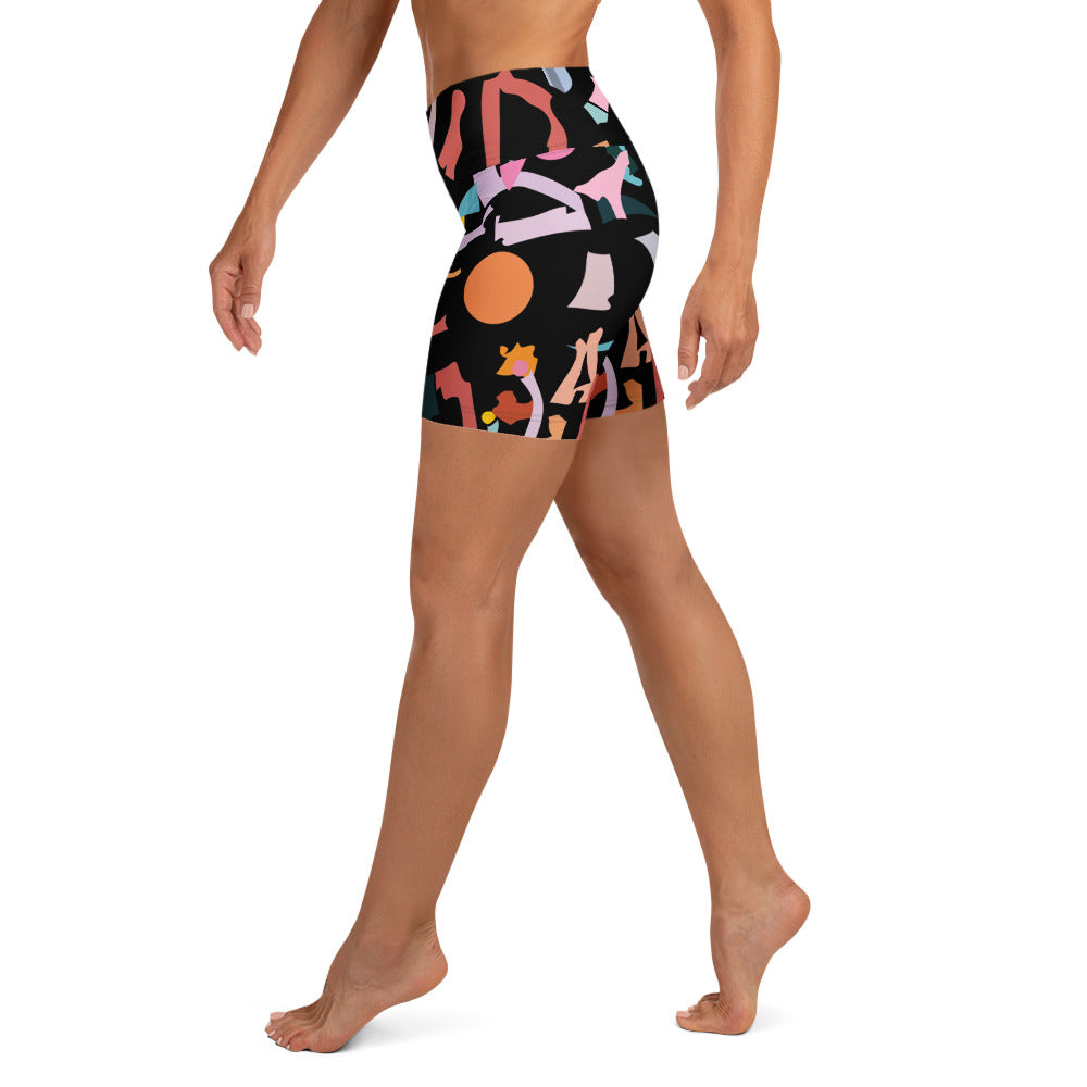 Colorful all-over print yoga shorts breathable stretch fabric for studio