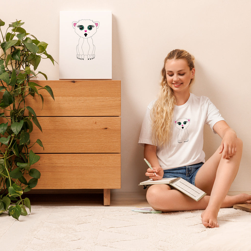 Animal Lover T-Shirt with Fluffy Wildlife Graphic Print