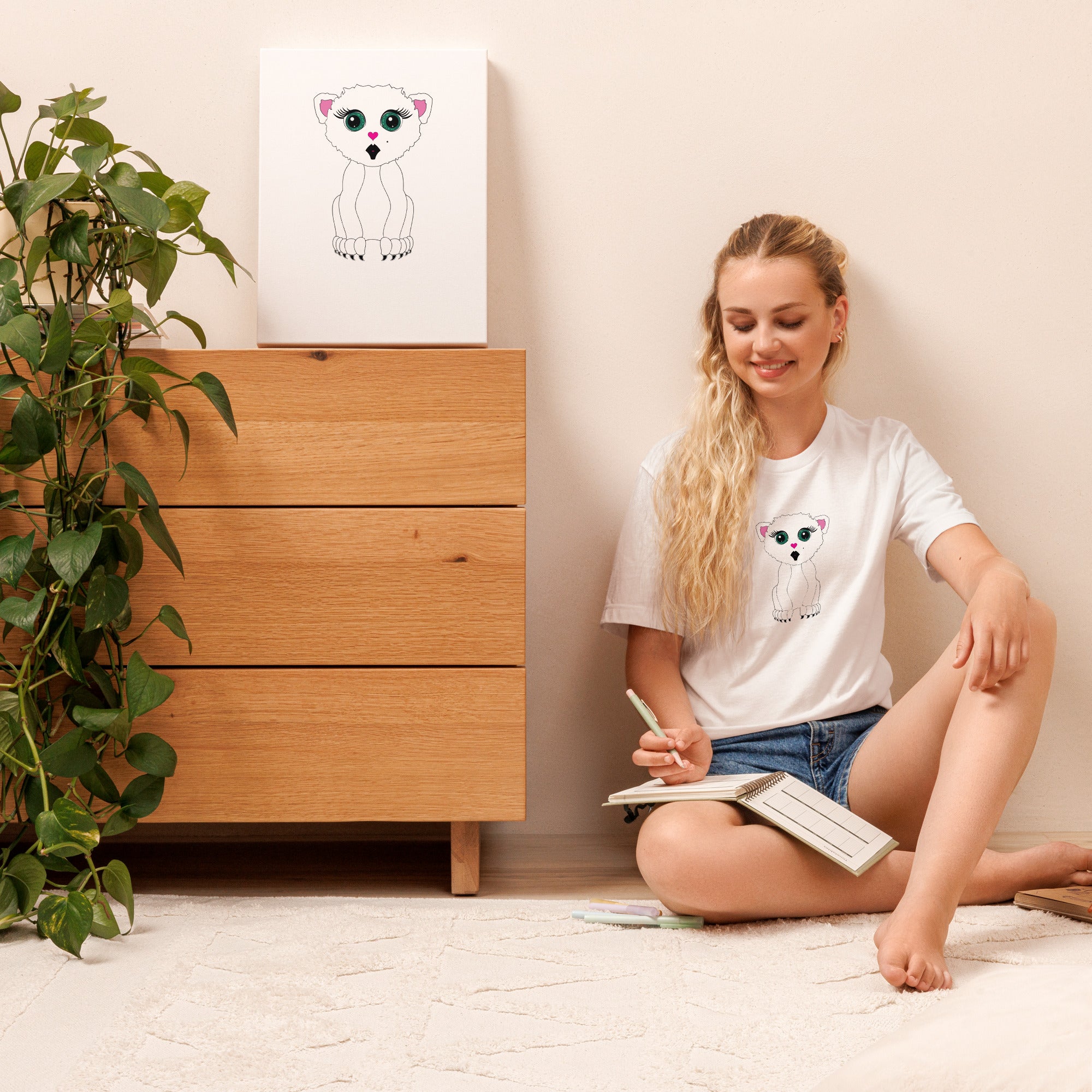 Animal Lover T-Shirt with Fluffy Wildlife Graphic Print